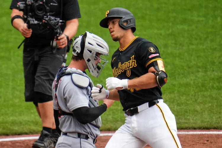 Lowe and Flores homer in the ninth off Jansen as the Pirates rally past Tigers 4-3